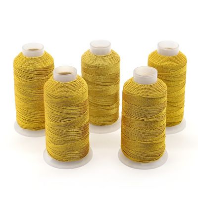 Ne manquez pas notre fil de broderie en soie dorée haute ténacité.