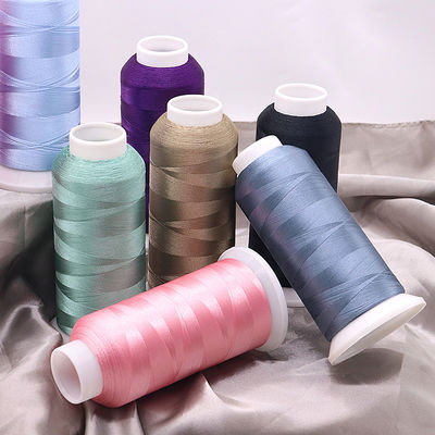 4000 Yards Filament de couleur pure Fil 100% polyester fil de broderie pour machine 720 couleurs