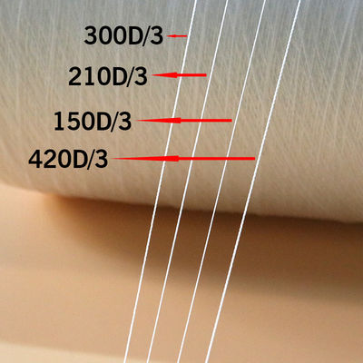 Fil de couture en polyester 150D/3 Tex45 TKT60 blanc brut avec faible rétrécissement et durabilité