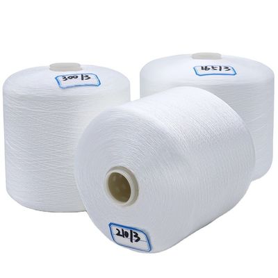 Fil de couture en polyester 150D/3 Tex45 TKT60 blanc brut avec faible rétrécissement et durabilité