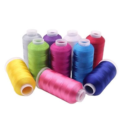 Fil de polyester de filament 120D/2 de 4000 yards pour les vêtements brodés à la machine à teinture