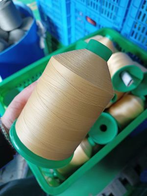 Fil multicolore à haute ténacité 210D/3 16OZ/roll Fil de couture en polyester pour le tricot