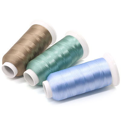Fil de broderie en polyester de 4000 yards pour une machine à broderie 720 gamme de couleurs