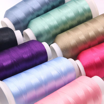 Fil de broderie en polyester de 4000 yards pour une machine à broderie 720 gamme de couleurs