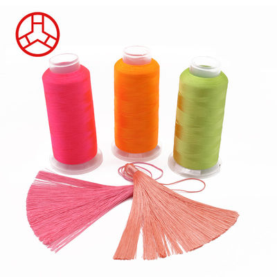 MERCERIZED 5000m 150D/2 100% fil de polyester pour la machine à broderie teinte couleur 160g