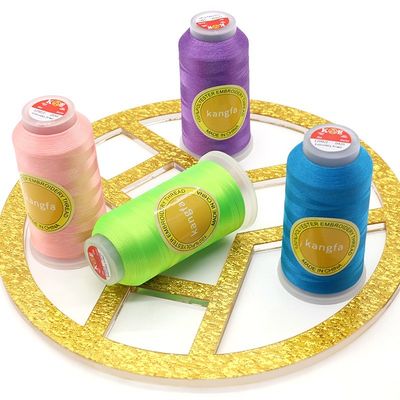 100% polyester Kangfa Vente de fil de broderie de couture en soie couleur 120D/2 MERCERIZÉ