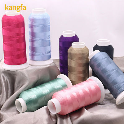 Faible rétrécissement 120D/2 Compte de fils 100% fil de polyester pour machine à broderie 4000 Yards