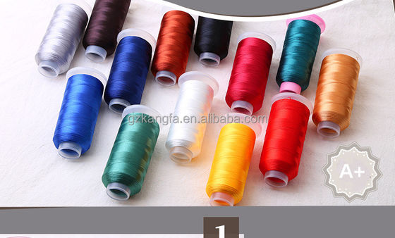 Faible rétrécissement 120D/2 Compte de fils 100% fil de polyester pour machine à broderie 4000 Yards