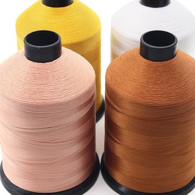 Fil de nyl Tkt-40 à haute ténacité de 6000m en crème de cône pour le commerce de la tapisserie