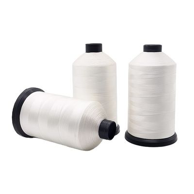 Matériau de cône plastique 210d/3 fil de couture en polyester blanc pour machine à quilting