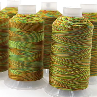 Boho imperméable à l'eau à haute ténacité personnalisé fil arc-en-ciel cônes fil en nylon coloré