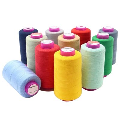 Fil de couture en polyester à 100% 40/2 5000yds teinté en épingle pour la machine à coudre
