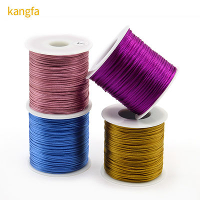 Bracelet en polyester 100% enveloppé en fil avec un design 2023 et une couleur unique ou une couleur arc-en-ciel
