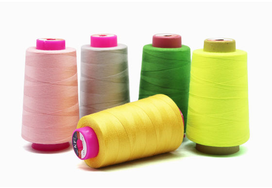 Faible MOQ 40/2 Spun 100% fil de couture en polyester pour fournitures de couture à la machine de haute qualité