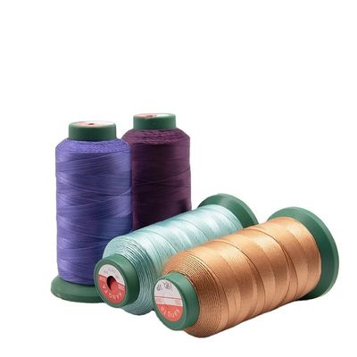 Fil de couture à résistance de polyester teinté pour les produits en cuir Bagages Sièges d'auto et vêtements