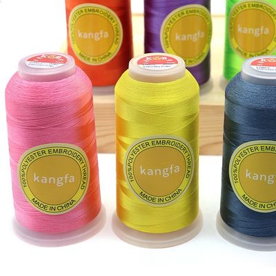720 couleurs 150D/2 100% fil de broderie en polyester pour machine 5000m couleurs mixtes