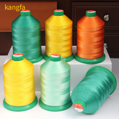 Faible rétrécissement V-92 16 oz. 6000Y fil de polyester blanc UV lié pour la couture de tapisseries