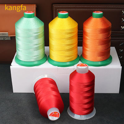 Faible rétrécissement V-92 16 oz. 6000Y fil de polyester blanc UV lié pour la couture de tapisseries