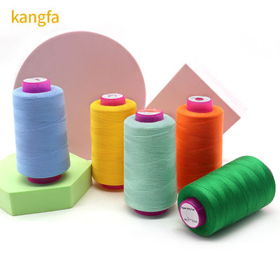 4 grands cônes de fils de polyester blanc pour les couettes de couture durables OEM ODM accepté
