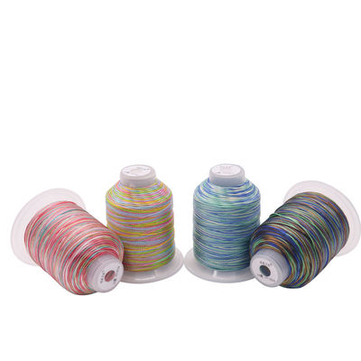Matériau de cône en plastique à arc-en-ciel multicolore à haute ténacité Polyester bobine de fil de couture