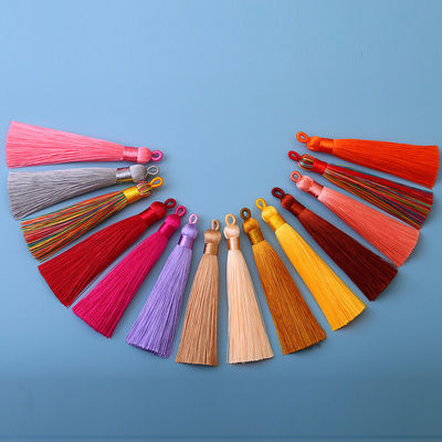 Couleur teintée à la brosse antistatique 8 cm Frange de frange de soie Porte-clés pour décoration de sac de fête