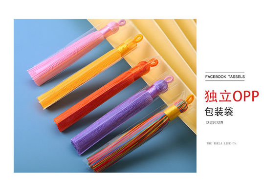 Couleur teintée à la brosse antistatique 8 cm Frange de frange de soie Porte-clés pour décoration de sac de fête