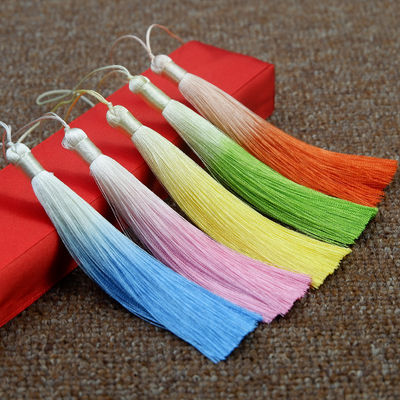 Couleur teintée à la brosse antistatique 8 cm Frange de frange de soie Porte-clés pour décoration de sac de fête