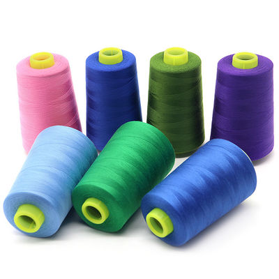 Faible MOQ 40/2 5000yds teinté Spun 100% fil de couture en polyester pour le tricot à la main Durable