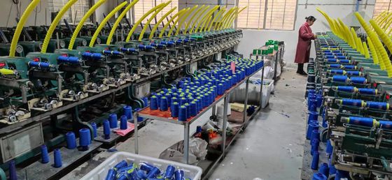OEM ODM Accepté 100% fil de couture en polyester cousu 40/2 3300yard TKT120 pour le tricot