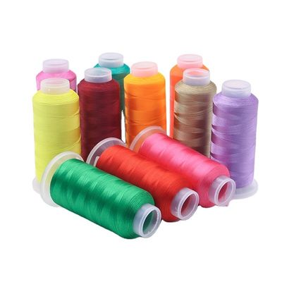 Fil de broderie en polyester de haute ténacité 120D/2 5000Y pour une machine de broderie supérieure