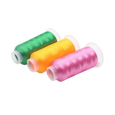 Fil de broderie en polyester de haute ténacité 120D/2 5000Y pour une machine de broderie supérieure
