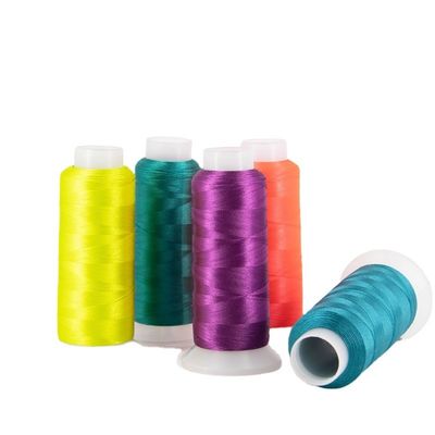 Fil de broderie à rayon de viscose à haute ténacité 120d/2 à 100% pour les besoins de la machine de broderie