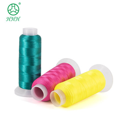 Fil de broderie à rayon de viscose à haute ténacité 120d/2 à 100% pour les besoins de la machine de broderie