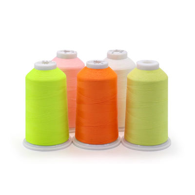 27 couleurs Polyester 150D/2 Fil lumineux pour le fil de broderie réfléchissant de couture Jean