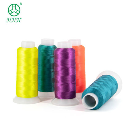 Fabrication à partir de fibres texturées de polyester